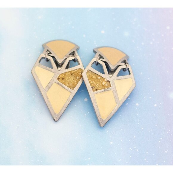 Vintage Egyptian Geometric Heart Clip On Earrings | J5 - Picture 1 of 2